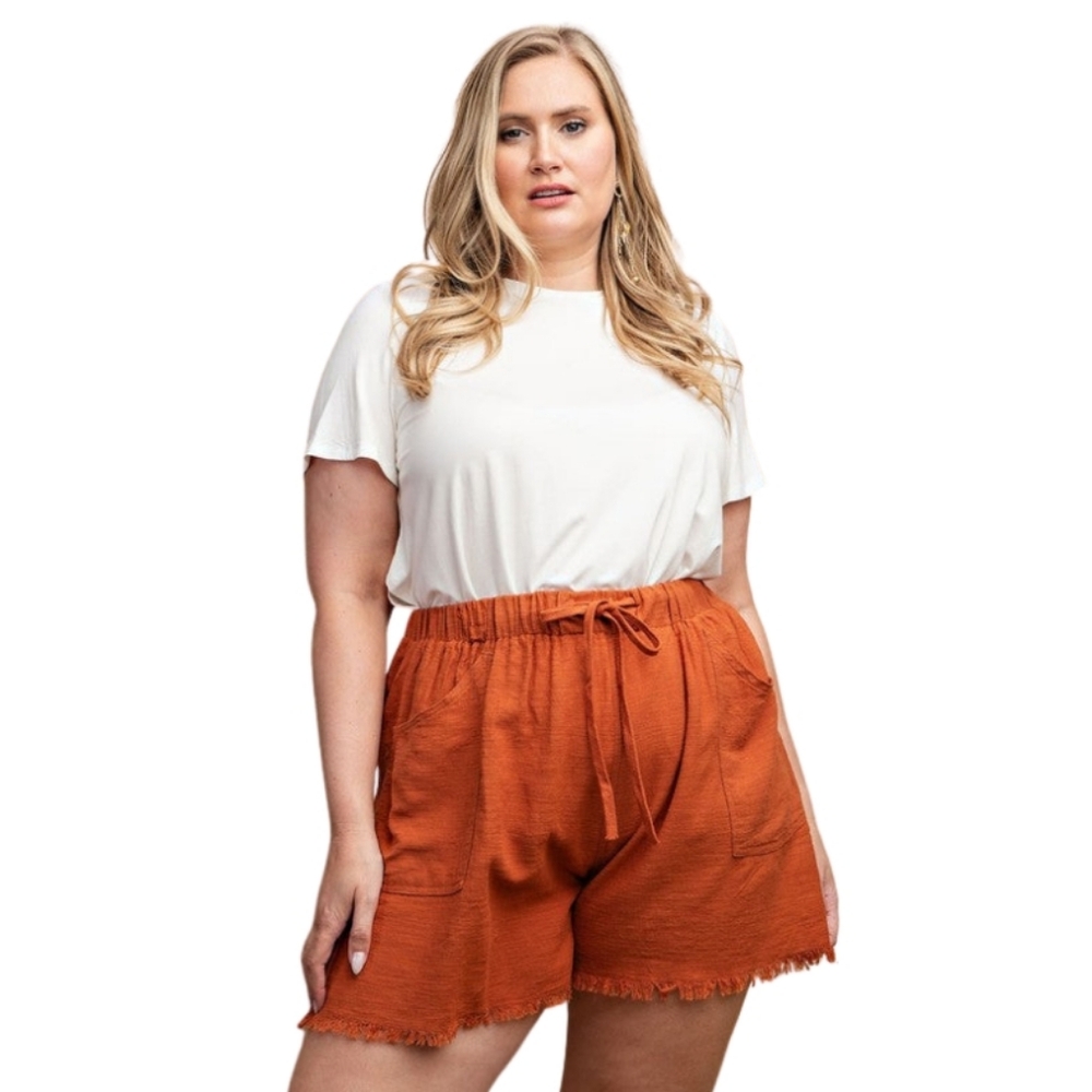 ✨5/$25✨Drawstring Waist Frayed Hem Shorts In Red Clay